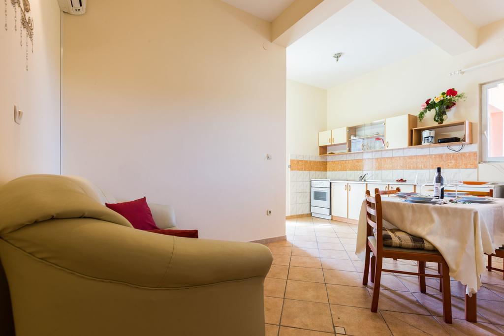 Apartments Angelina Sukošan Zewnętrze zdjęcie